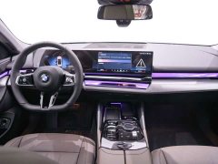 BMW 5 Series 525Li M Sport Package - ფოტო 12