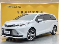 Toyota Sienna 2023 2.5L Hybrid Platinum Edition - ფოტო 1
