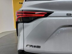 Toyota Sienna 2023 2.5L Hybrid Platinum Edition - ფოტო 14