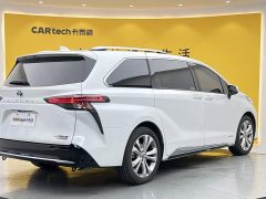 Toyota Sienna 2023 2.5L Hybrid Platinum Edition - ფოტო 4