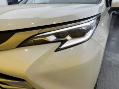 Toyota Sienna 2023 2.5L Hybrid Platinum Edition - ფოტო 8