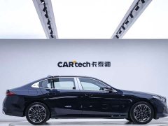 BMW 5 Series 530Li Premier M Sport Package - ფოტო 2