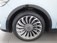 Voyah Lantu FREE 2021 Four-Wheel Drive Standard Extended Range Exclusive Luxury Package - ფოტო 17