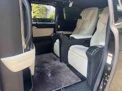 Lexus LM 2020 300h Four-Seat Royal Edition - ფოტო 12