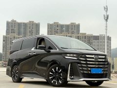 Toyota Vellfire Crown Hybrid 2.5L Executive Premier Edition - photo 3