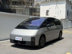 Li Auto MEGA Home Family Edition - ფოტო 1