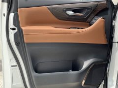 Toyota Vellfire Crown Hybrid 2.5L Executive Premier Edition - ფოტო 15