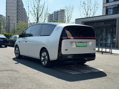 Li Auto Li Xiang MEGA Ultra - ფოტო 3