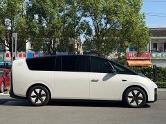 Li Auto Li Xiang MEGA Ultra - ფოტო 5