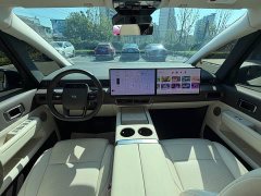 Li Auto Li Xiang MEGA Ultra - ფოტო 9