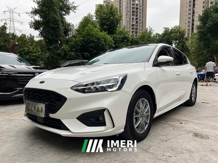 Ford Focus Hatchback EcoBoost 180 Automatic Trend