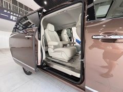 Buick GL8 Land Business Class 652T Luxury - ფოტო 18