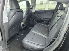 Tesla Model Y Rear-Wheel Drive - ფოტო 13