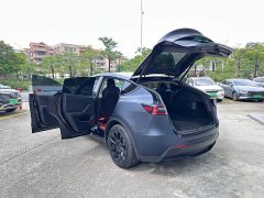 Tesla Model Y Long Range All-Wheel Drive - ფოტო 19