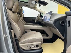 Li Auto i8 Standard Edition - ფოტო 18