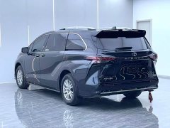 Toyota Sienna 2021 2.5L Hybrid Premium Edition - ფოტო 16