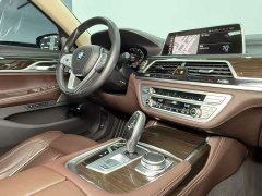 BMW 7 Series 730Li M Sport Package - ფოტო 12