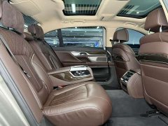 BMW 7 Series 730Li M Sport Package - ფოტო 13