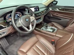 BMW 7 Series 730Li M Sport Package - ფოტო 9
