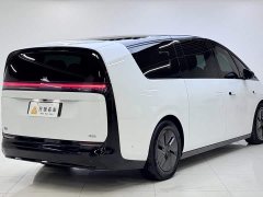 Li Auto MEGA Home Family Edition - ფოტო 3
