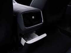 Xiaomi YU7 2025 Rear-Wheel Drive Long-Range Edition - ფოტო 16