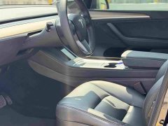 Tesla Model Y Standard Range RWD - ფოტო 11