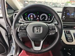 Honda Odyssey 2.0L e:HEV Luxury - ფოტო 10