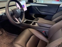 Tesla Model Y Rear-Wheel Drive - ფოტო 2