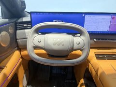 IM Motors Zhiji LS8 52 Max Luxury Six-Seater - ფოტო 13