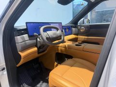 IM Motors Zhiji LS8 52 Max Luxury Six-Seater - ფოტო 6