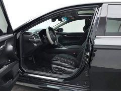 Toyota Camry 2.5G Luxury - ფოტო 11