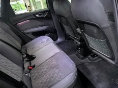 Audi Q4 e-tron 50 e-tron quattro Creative Starlight Edition - ფოტო 7