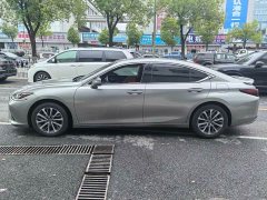 Lexus ES 2022 300h Excellence Edition - ფოტო 3