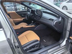 Lexus ES 2022 300h Excellence Edition - ფოტო 9