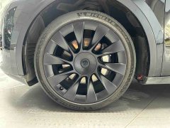 Tesla Model Y Rear-Wheel Drive - ფოტო 3