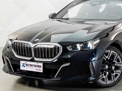 BMW 5 Series 530Li Luxury M Sport Package - ფოტო 2