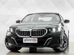 BMW 5 Series 530Li Luxury M Sport Package - ფოტო 3