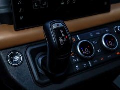 Land Rover Defender 110 3.0T P400 Dark Edition - ფოტო 17