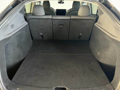 Tesla Model Y Rear-Wheel Drive - ფოტო 10