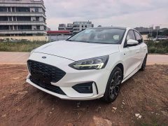 Ford Focus Hatchback EcoBoost 180 Automatic ST Line - ფოტო 1