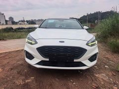 Ford Focus Hatchback EcoBoost 180 Automatic ST Line - ფოტო 2
