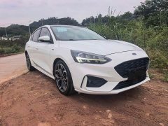 Ford Focus Hatchback EcoBoost 180 Automatic ST Line - ფოტო 3