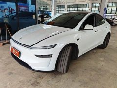 Tesla Model Y Rear-Wheel Drive - ფოტო 1