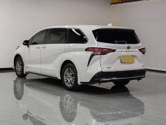 Toyota Sienna 2021 2.5L Hybrid Premium Edition - ფოტო 4