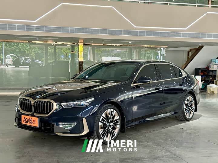 BMW 5 Series 530Li Luxury Edition Premium Package - ავტომობილი ჩინეთიდან
