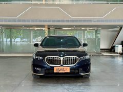BMW 5 Series 530Li Luxury Edition Premium Package - ფოტო 2