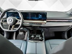 BMW 5 Series 530Li Luxury M Sport Package - ფოტო 14