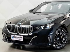 BMW 5 Series 530Li Luxury M Sport Package - ფოტო 2