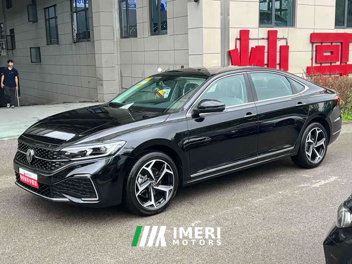 Volkswagen Passat Outstanding Edition 380TSI Starry Sky Dragon Ascendant Version