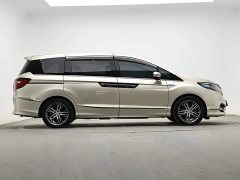 Honda Elysion 2.0L Hybrid Luxury - ფოტო 6